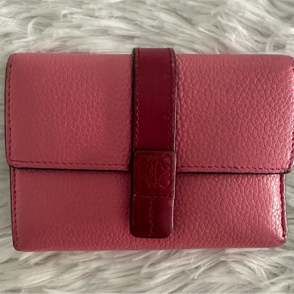 Loewe Handbags - Loewe Womens Vertical‎ Small Pink leather wallet